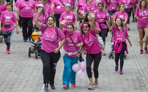 Contra el cáncer, zancadas rosas