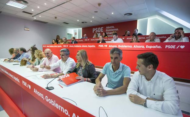 Zuloaga pide un «gobierno estable» del PSOE para que Cantabria y España no pierdan «el tren de los cambios»