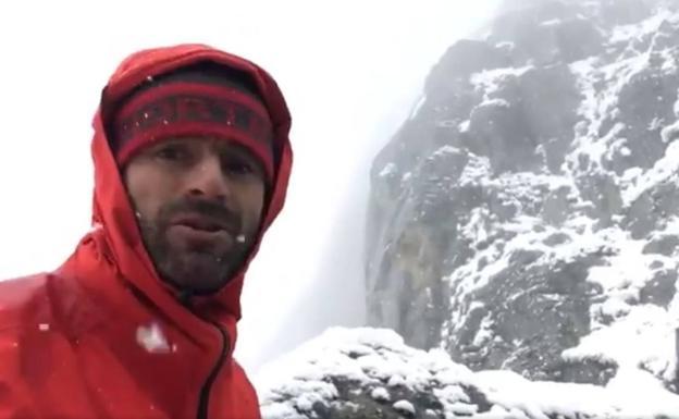 Una tormenta de nieve frena a los Pou y Siebe Vanhee en el Himalaya