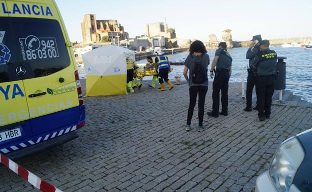 Aparece flotando el cadáver de un hombre en los acantilados de Castro Urdiales