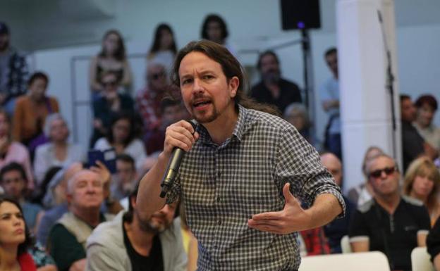 Iglesias: «Se está preparando un acuerdo entre PP y PSOE»