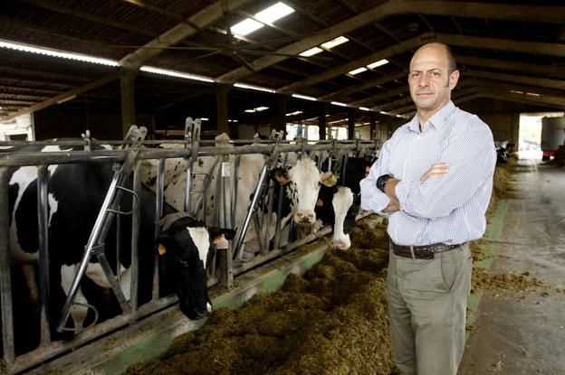 El lunes, en El Diario Montañés, debate sobre la leche y su transformación