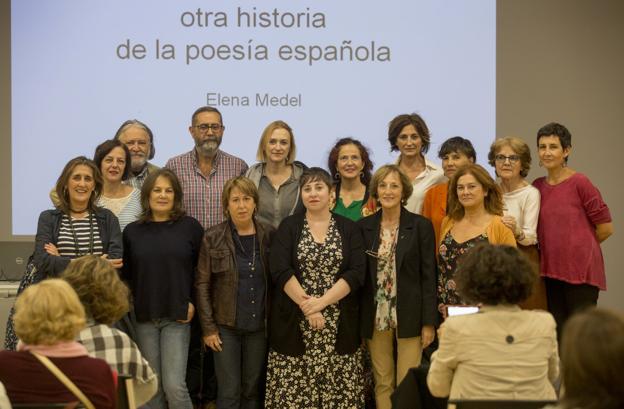 «Con todos los poemarios surgía siempre la misma duda: ¿por qué no escriben mujeres?»