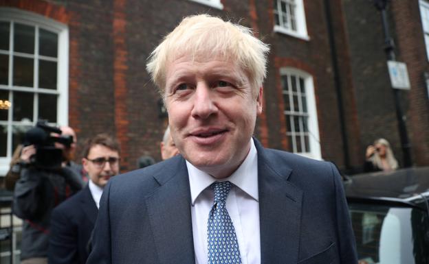 Johnson arropa a unionistas y 'brexiters' ante el desenlace