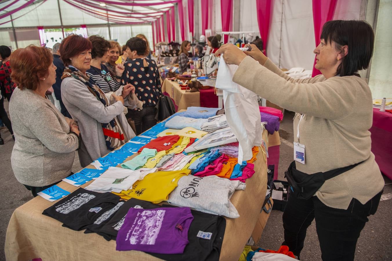 Feria de las Mujeres Artesanas de Camargo