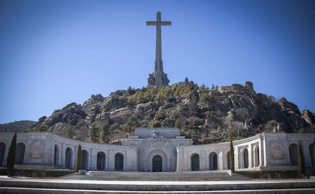 La exhumación de Franco llega a su fin tras 416 días de resistencia familiar