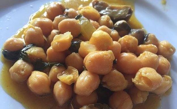 Garbanzos con boletus y papada ibérica para entrar en calor