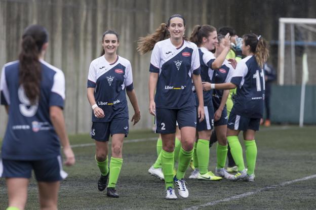 El fútbol femenino cántabro no parará con la huelga