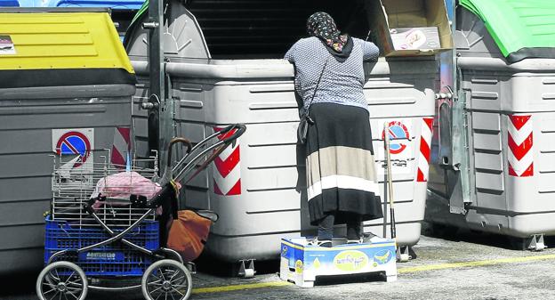Cáritas dice que el perfil de la pobreza en la ciudad «tiene rostro de mujer»