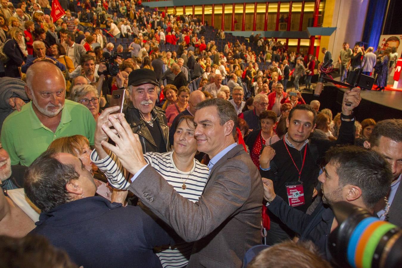 Sánchez llena el Palacio