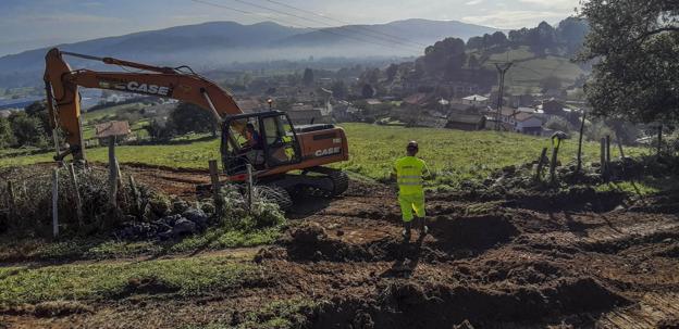Las máquinas entran en San Mateo para acabar con el argayo del Calero