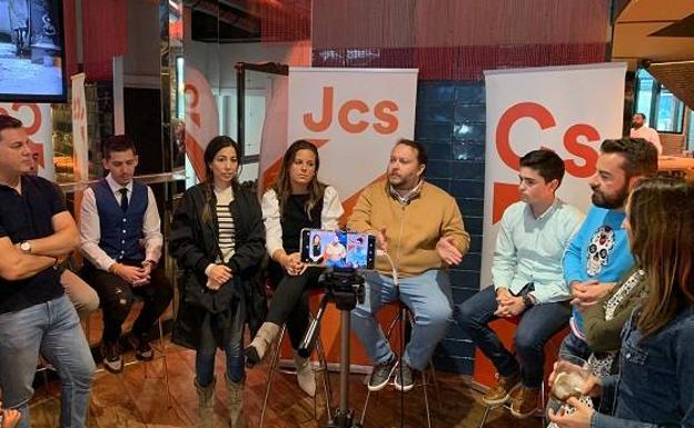 Gómez: «Los jóvenes de Cantabria se topan de lleno con la precariedad laboral«