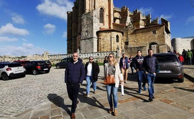 Gómez: «Es irresponsable que Cantabria no haya firmado un convenio sanitario con comunidades limítrofes«