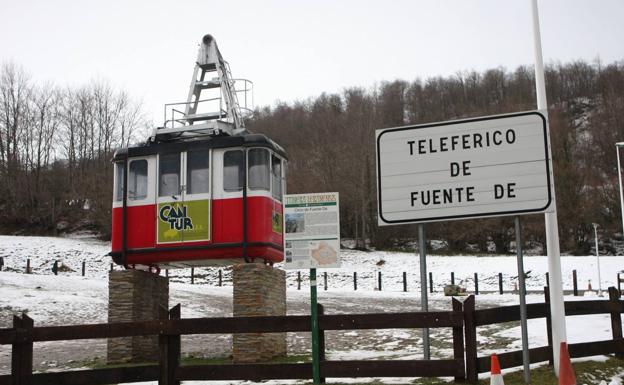 Cantur instala nueve desfibriladores en sus instalaciones turísticas y deportivas