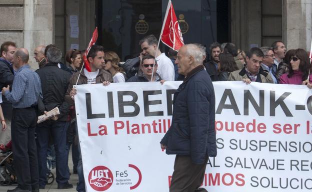 Liberbank da por concluido el periodo informal para negociar recortes salariales