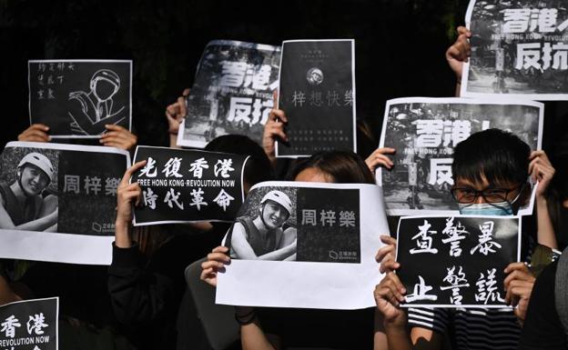 Los enfrentamientos en Hong Kong se cobran su primera víctima mortal