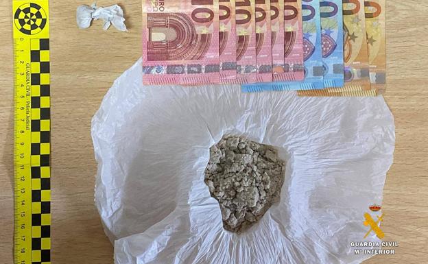 La Guardia Civil investiga a dos vecinos de Castro por posesión de ketamina