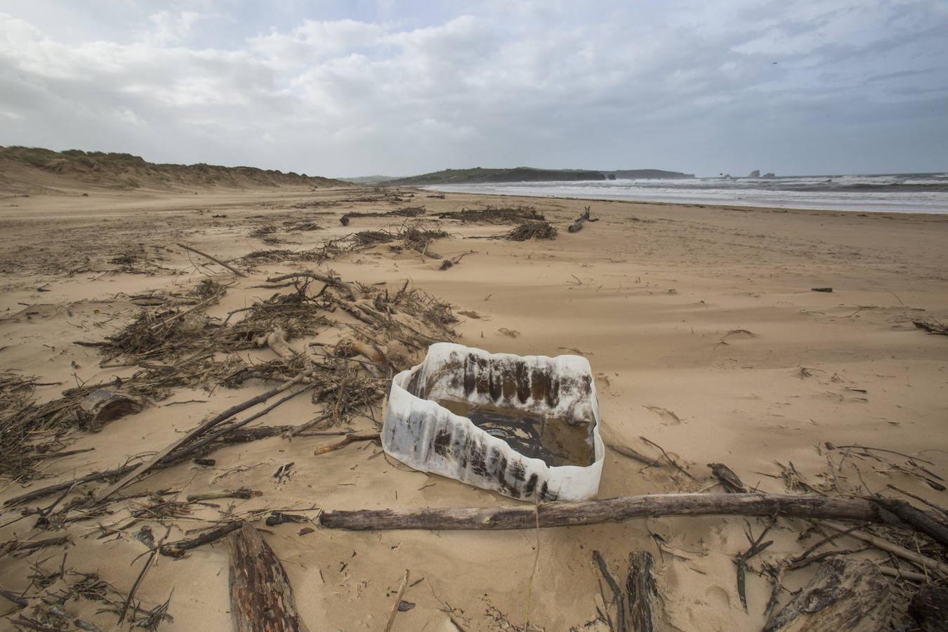 El temporal se ceba con las playas de Cantabria