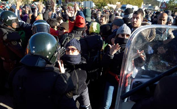 El independentismo radical se apodera de la carreteras catalanas