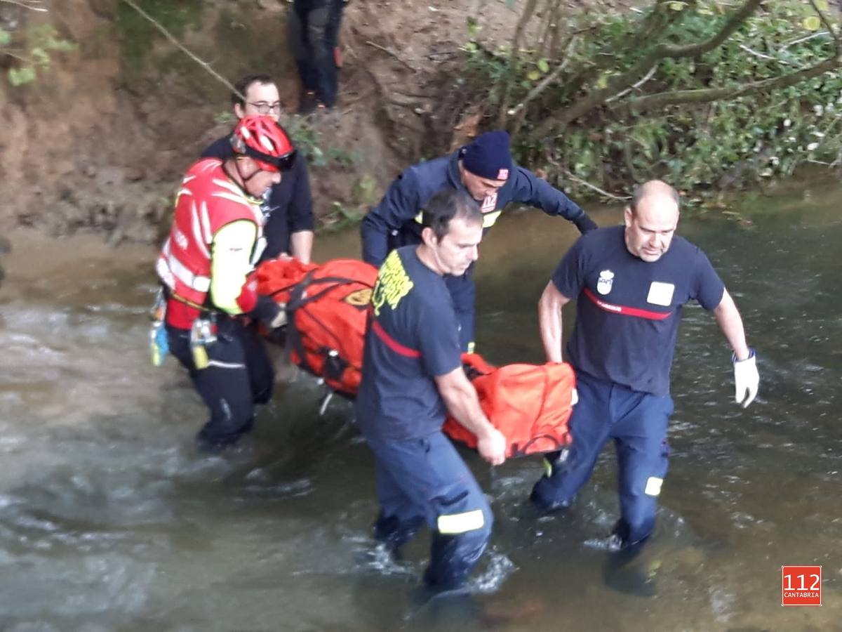 Un senderista de Vitoria, rescatado tras sufrir un traumatismo craneoencefálico en La Cavada