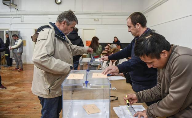 Dos islas regionalistas en Santander