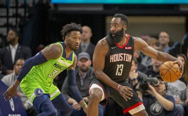 Harden le gana el duelo a Towns