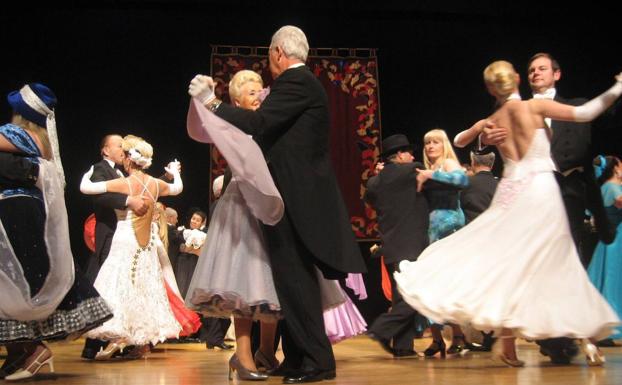 Vals, tango y bachata en Torrelavega