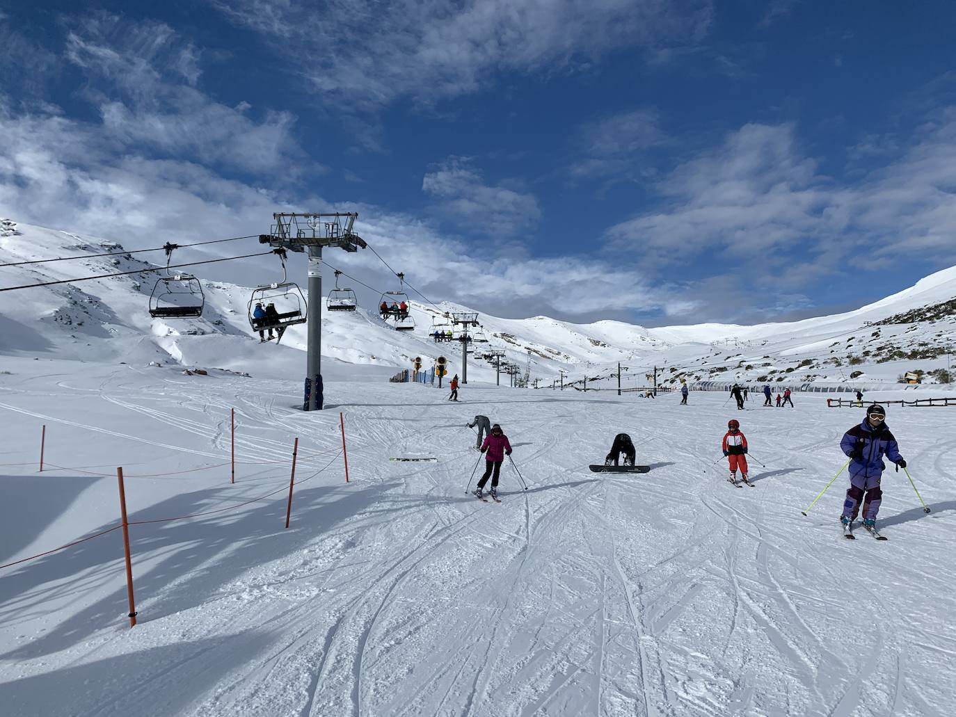 Los esquiadores estrenan la temporada en Alto Campoo