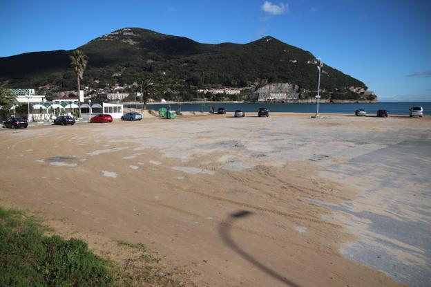 Laredo solicita a Costas un estudio sobre la situación de la playa Salvé