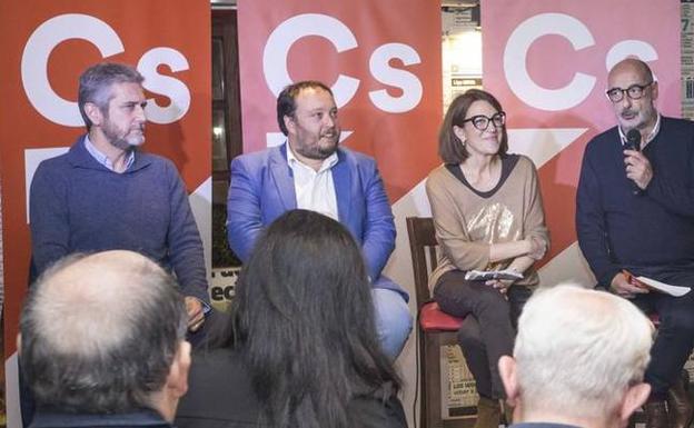 La dirección nacional de Cs guarda silencio ante la crisis en Santander