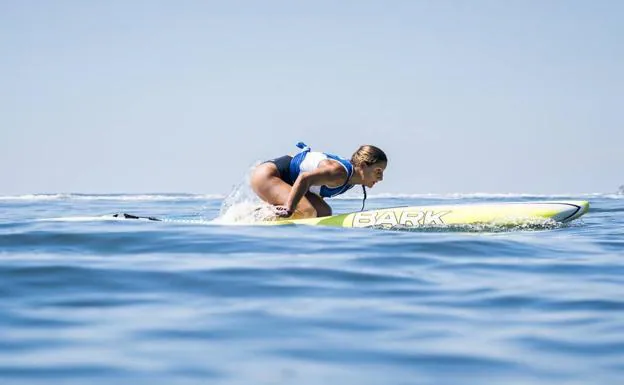 Itziar Abascal, medalla de oro en relevo mixto en el Campeonato del Mundo de Paddle Surf