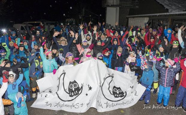 Más de 300 personas disfrutan de la nieve en la Trotabúhos de Espinama