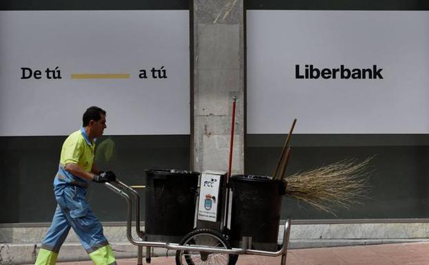 Liberbank y Unicaja repuntan en Bolsa al calor de un nuevo intento de fusión