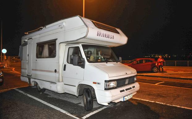 Aparece el cadáver de un hombre dentro de una autocaravana en Santander