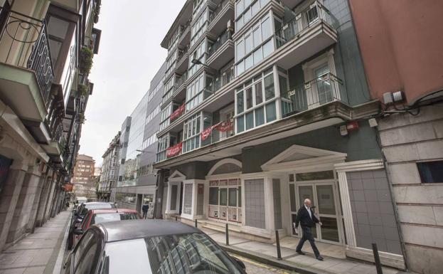 El PSOE reconoce que se plantea vender la sede, pero niega problemas económicos