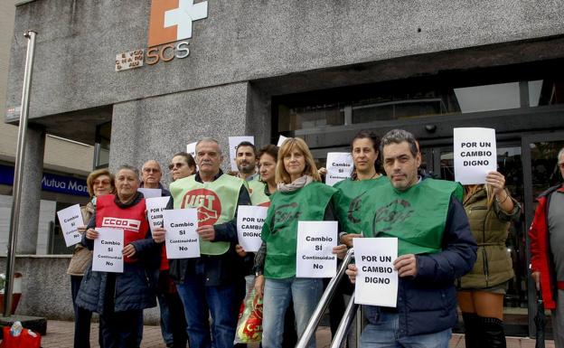 Movilizaciones en Sierrallana por la «caótica gestión» del hospital