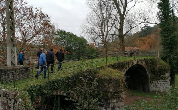 Confederación, ayuntamientos y Gobierno regional pagarán la obra contra el desbordamiento del Saja