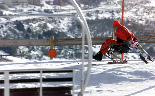 Los esquiadores con discapacidad y sus acompañantes podrán beneficiarse de tarifas especiales en Alto Campoo