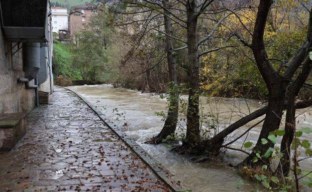 El cadáver que apareció en el Deva es de un hombre de 82 años que residía en Potes desde hace poco