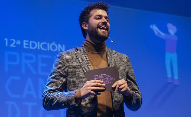 Javier de Hoyos, la sonrisa de la tele, es de Santander