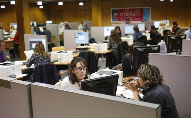 España supera por primera vez la presión fiscal de la OCDE