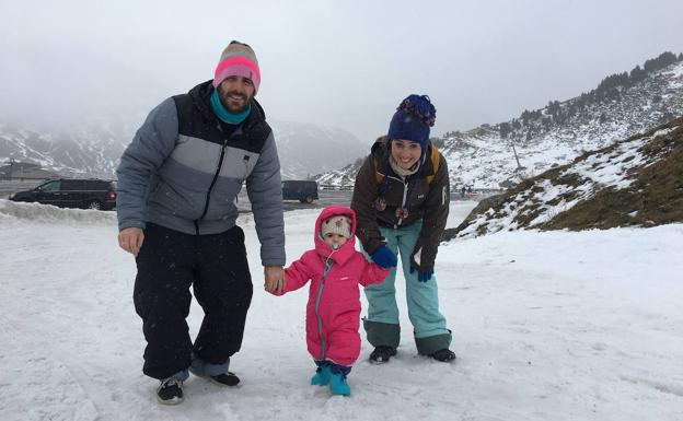 La experiencia de la nieve en Cantabria con los más peques