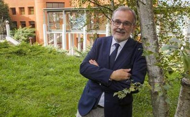 El rector de la Universidad de Cantabria, Ángel Pazos, se presentará a la reelección