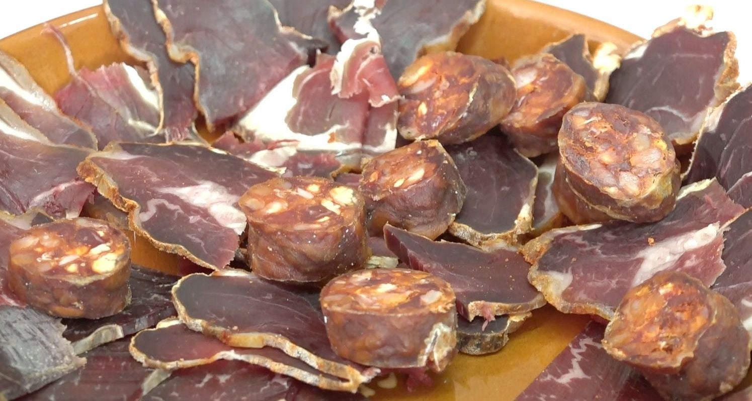 Embutidos de León: de la Cecina de Chivo al queso de Valdeón