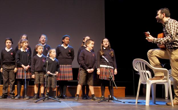 Se abre el telón a los festivales infantiles de Navidad en Cantabria