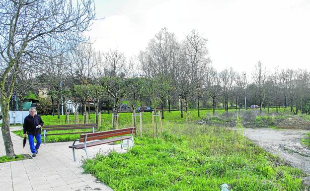 La construcción del mayor parque de Torrelavega se reanudará en enero