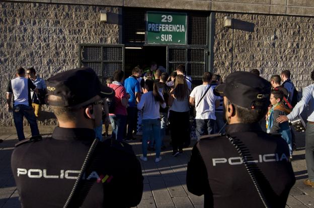 El operativo de seguridad se puso en marcha desde primera hora del día