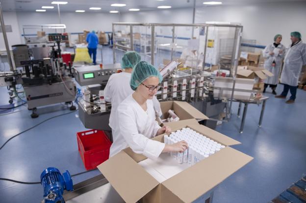 Cantabria Labs comienza su andadura en la nueva planta ecosostenible de La Concha