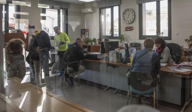 Las oficinas de atención por las inundaciones han recibido ya a más de 800 afectados