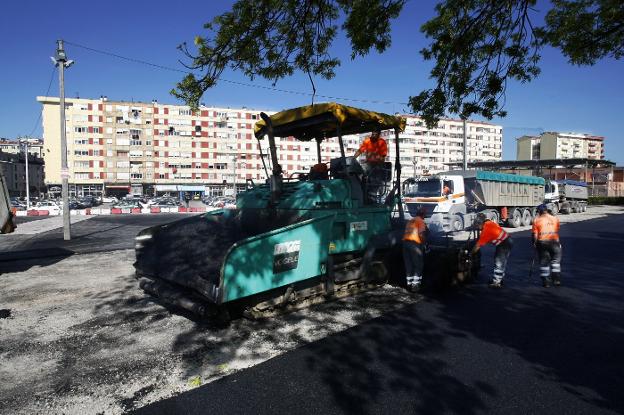 Los barrios de Torrelavega exigen más aparcamientos y el asfaltado de calles